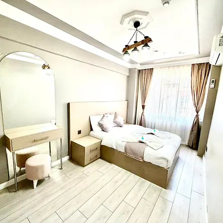 Hotel Grand Golden